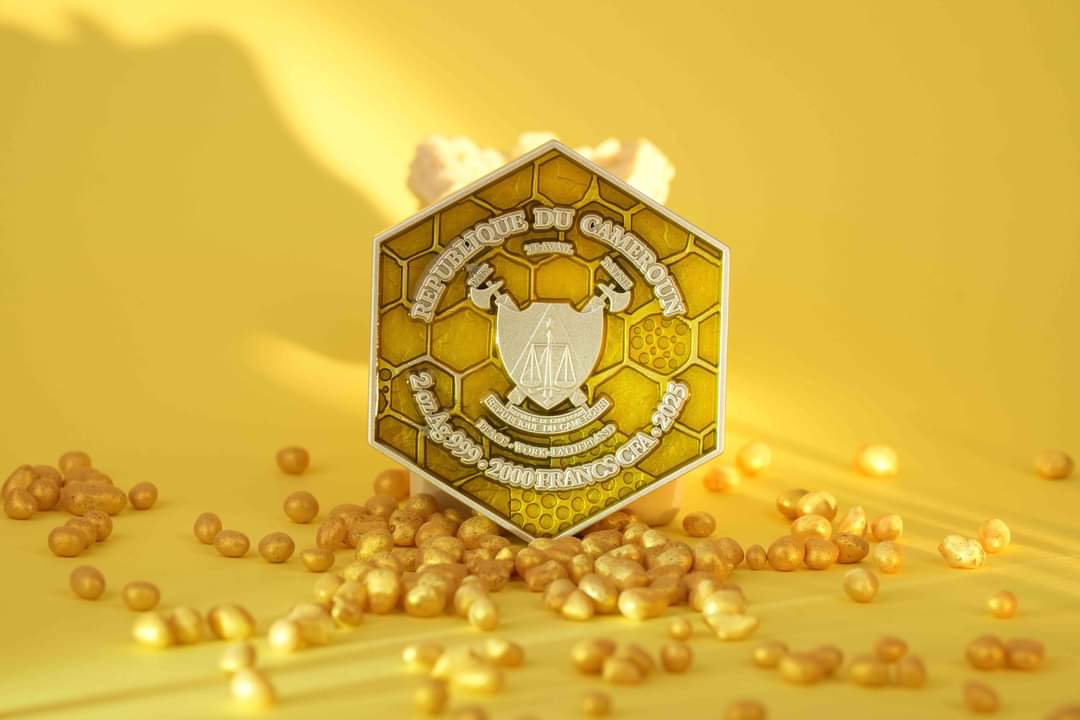 Cameroon Honey Bee 2025 HR Color Shaped Coin 2oz