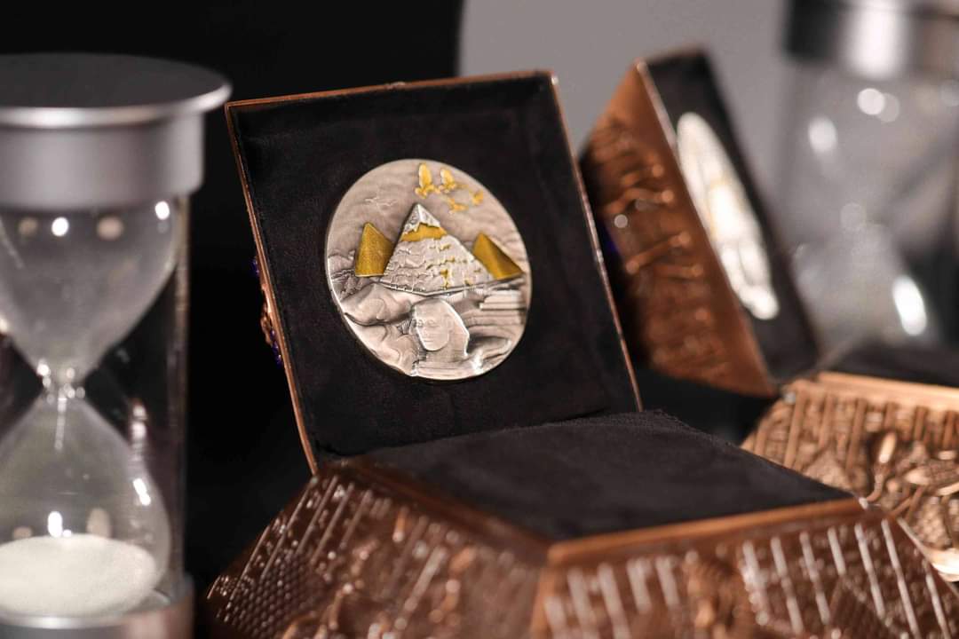 Chad Pyramid of Giza 2024 HR Antik Gilded 2oz Silbermünze*