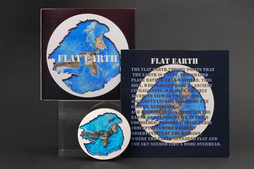 Gabon Flat Earth Theory 2025 HR Antik Color 2oz Silbermünze*