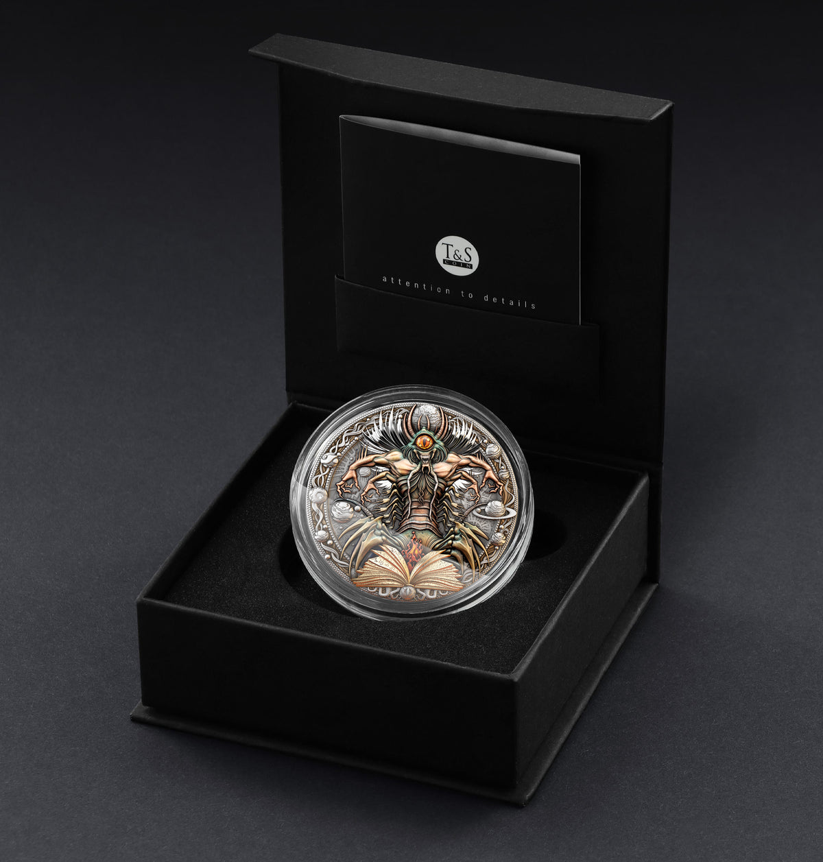 T&S - The Traveler's Guide - #2. CETALLIAN 2026 - 2 oz Silbermünze High Relief Antik Finish Farbe teilvergoldet
